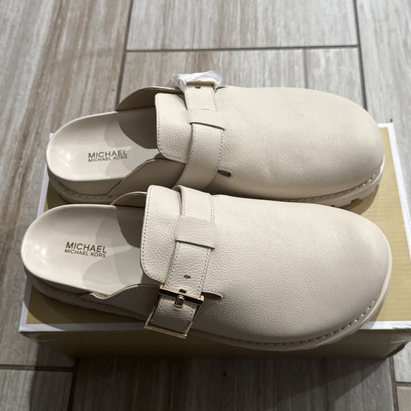 Michael Kors Easton Flat Leather Clog Light Cream Size 10 - Picture 2 of 7